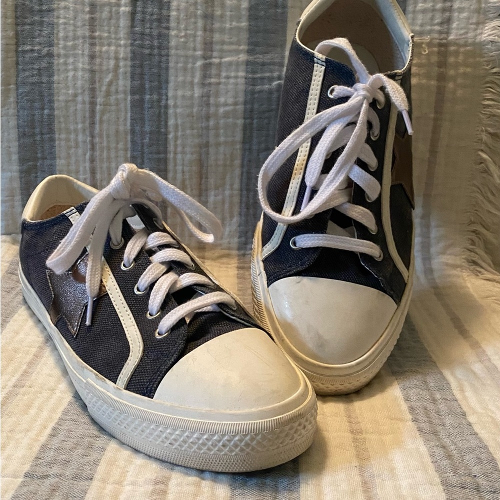 Vintage Havana Casual Sneaker, Suzzie style, Size 10